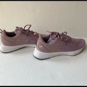 Womens Maeve Puma Sneackers. Size 9.5.
